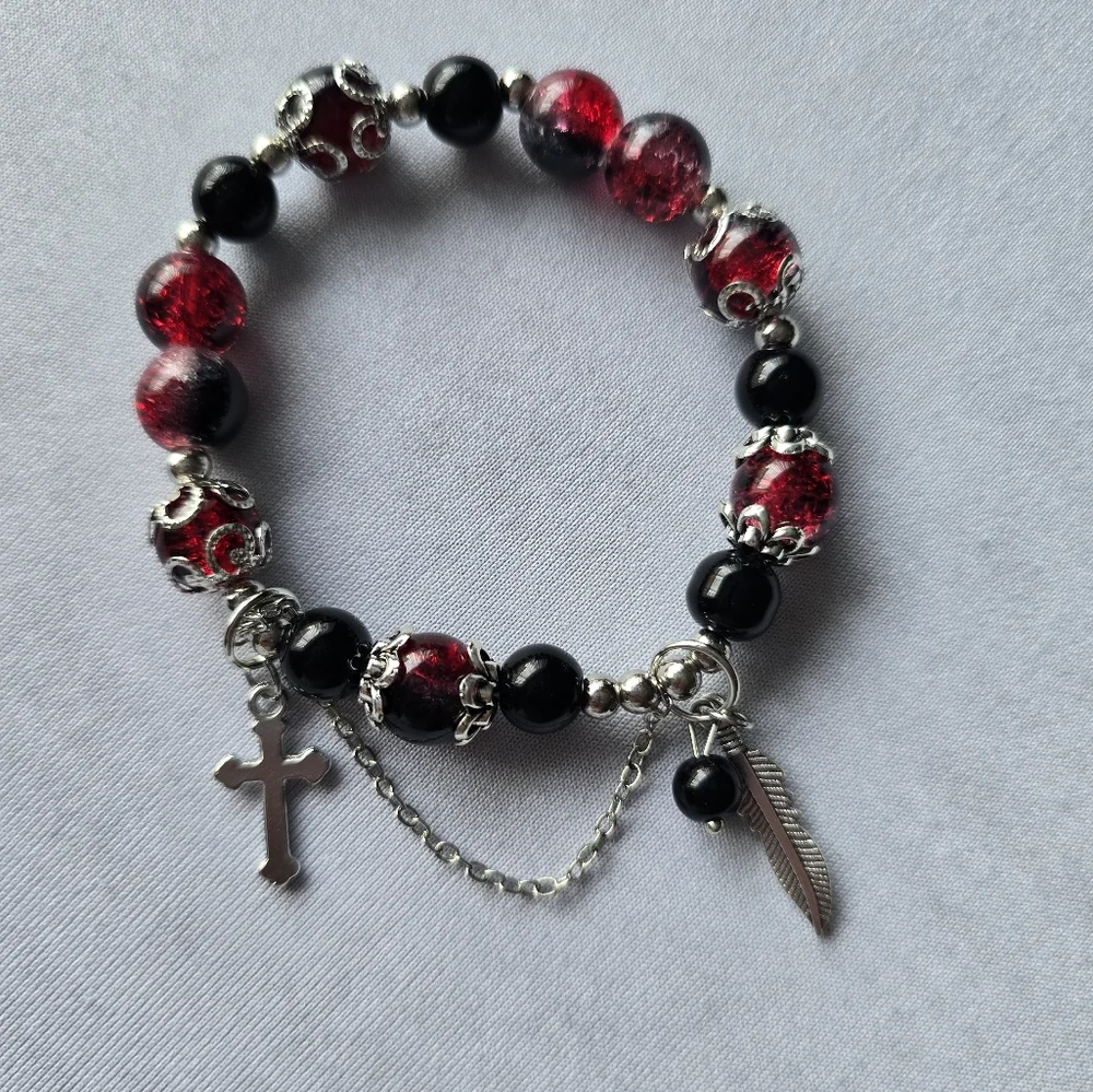Black and Red Beaded Elastic Bracelet with Silver‎ Charms